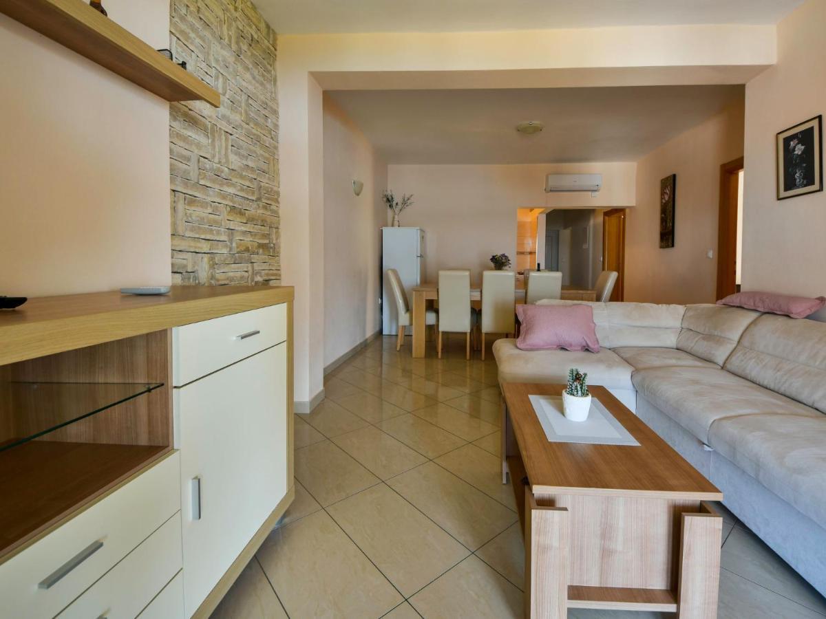 Apartment Tanja By Interhome Maslenica Eksteriør billede